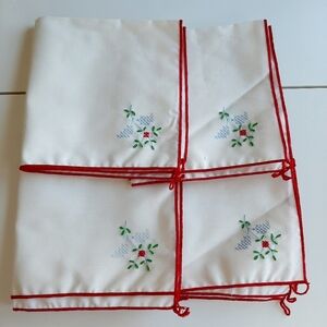SET OF FOUR EMBROIDERED NAPKINS